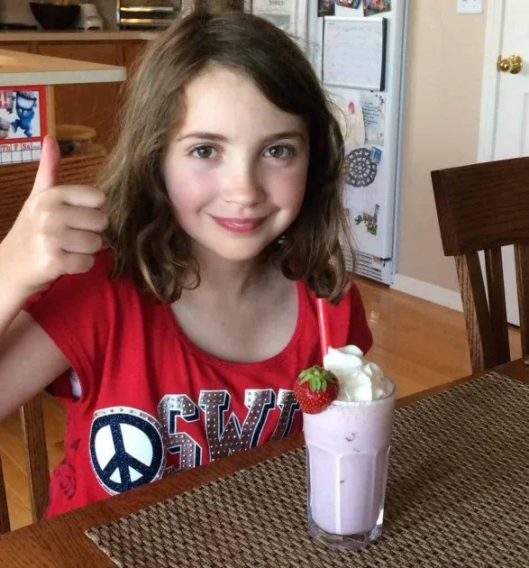 Strawberry Fudge Mini-Milkshake Gets a Thumbs Up