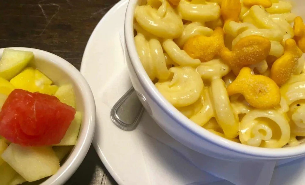 Pretzel Bell Kids Mac & Cheese with Fruit