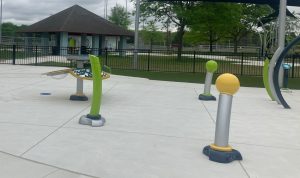 Bicentennial Park - splash pad - table & hoops
