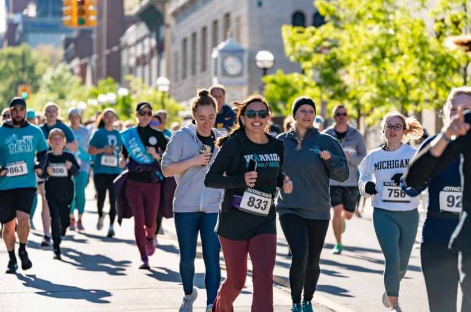 Time to Teal 5K - women run the Time to Teal 5K in downtown Ann Arbor